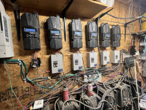 3 phase power inverters and charge controllers for solar power